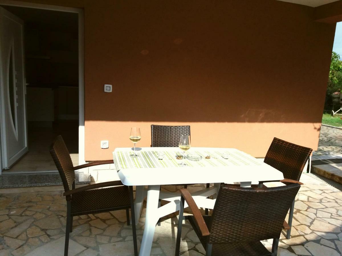 Apartments Mestrovic Lopar Exterior foto